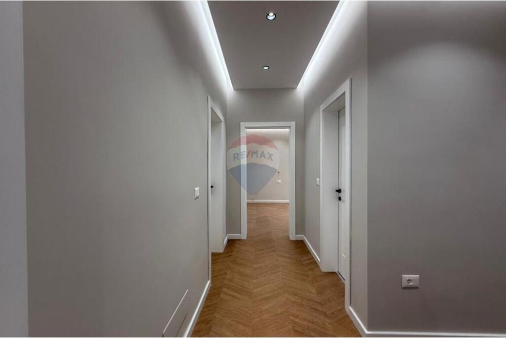 Ne shitje apartament 2+1 Rr.Myslym Shyri!