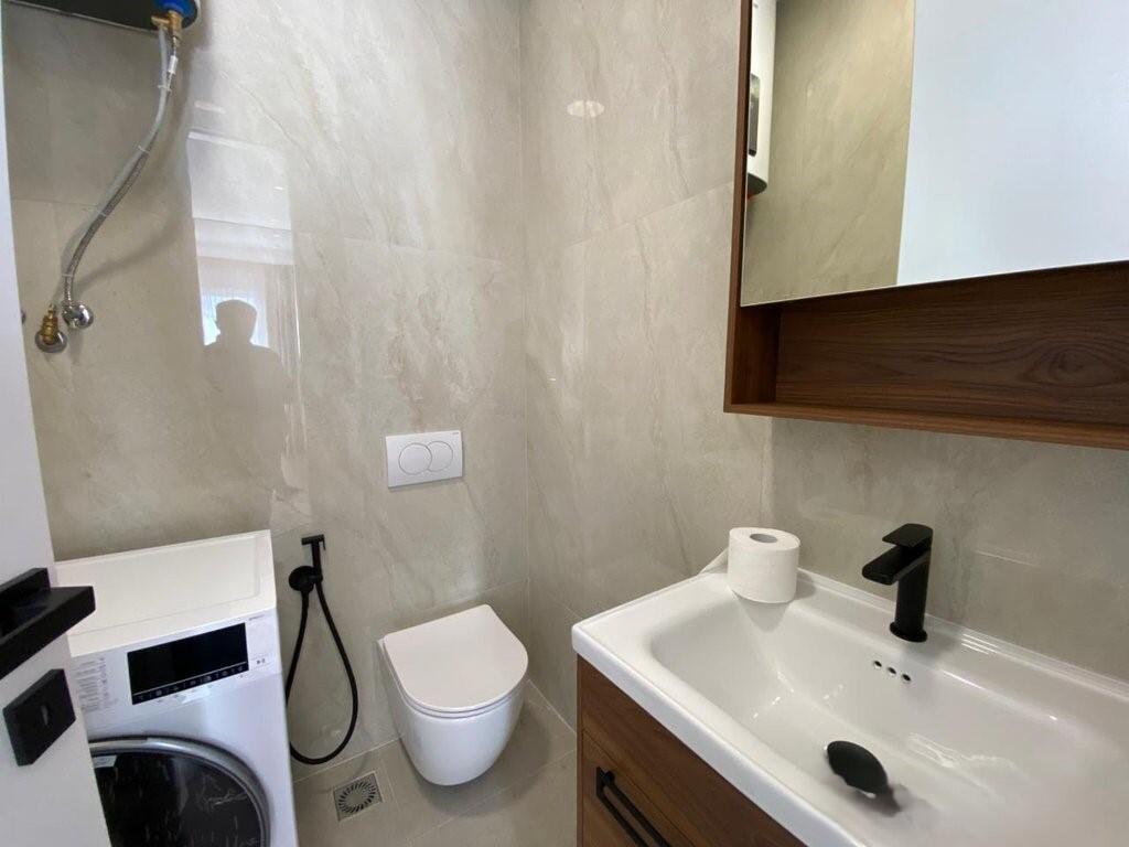 APARTAMENT LUKSOZ 2+1+2 ME QIRA – KOMUNA E PARISIT