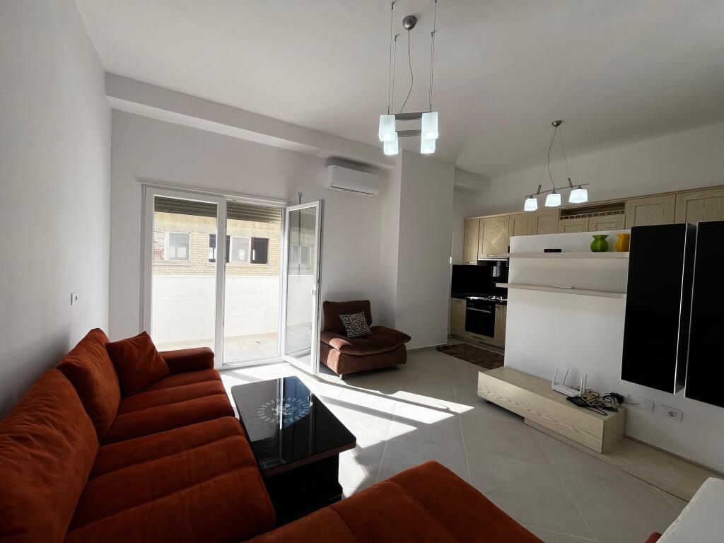 💠 Apartament 2+1+2 për Qira – Pranë Picerisë “2 Engjëjt”, Durrës