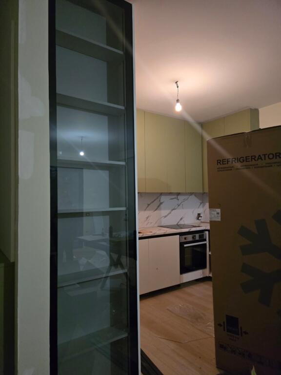 Apartament 2+1 +post me qira tek Liqeni i Thate