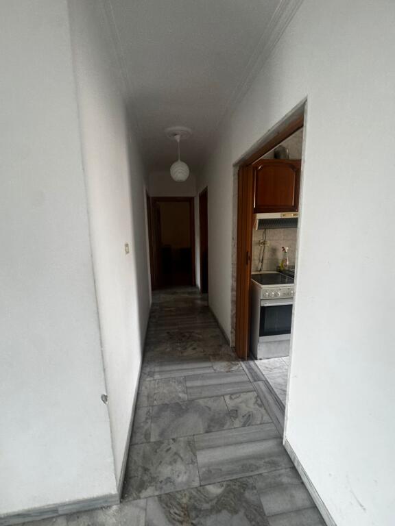 Jepet me qira apartament 2+1 ne Laprake!