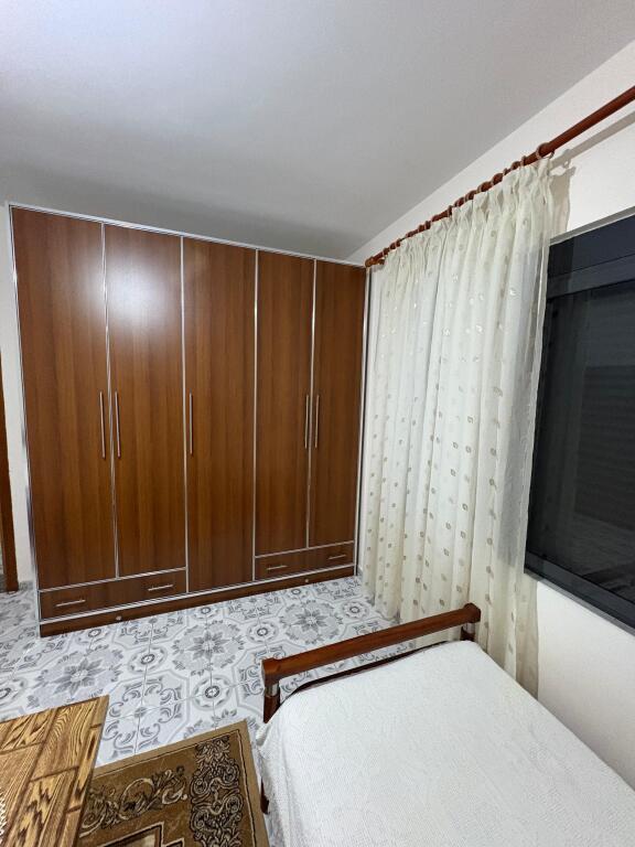 Jepet me qira shtepi Private te cezma e ferres