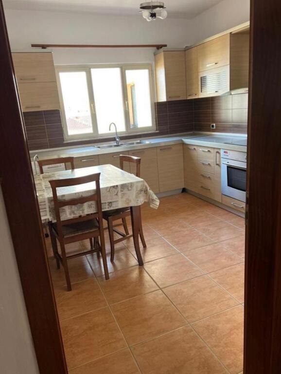 Apartament me qera 1+1- 📍Statcioni Trenit