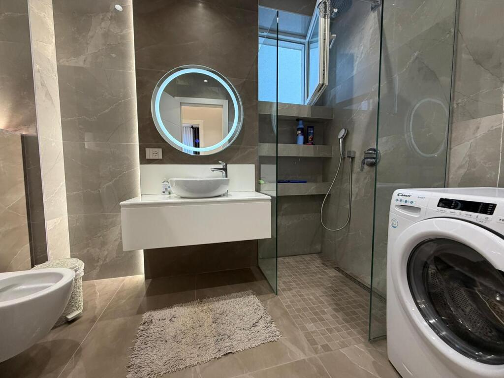 Jepet me qira apartament 2+1+2 – Liqeni i Thatë, Tiranë