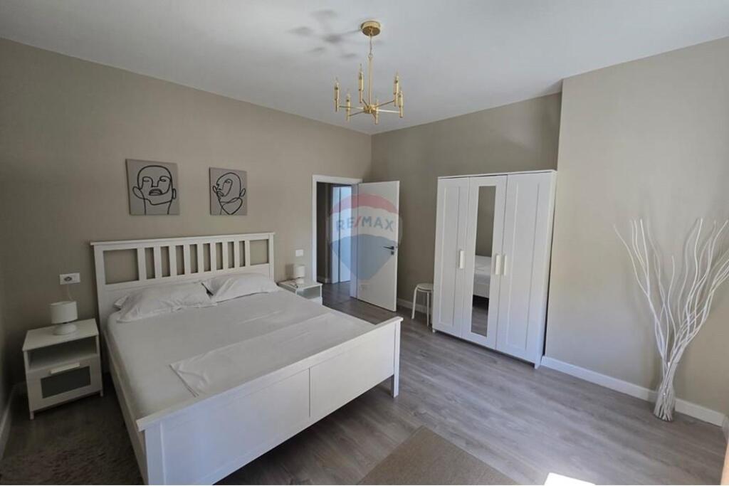 Apartament 2+1 me qira  Rruga Barikadave