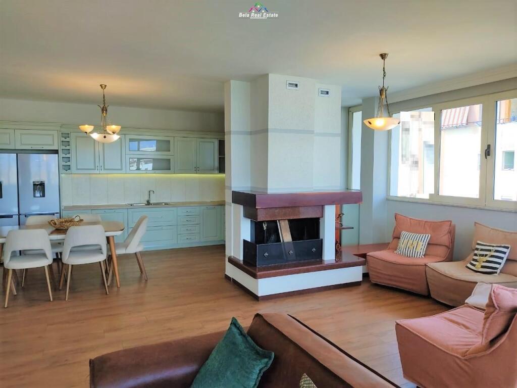 Apartament Me Qera 3+1+2 Tek Komuna e Parisit (ID B230122) Tirane.