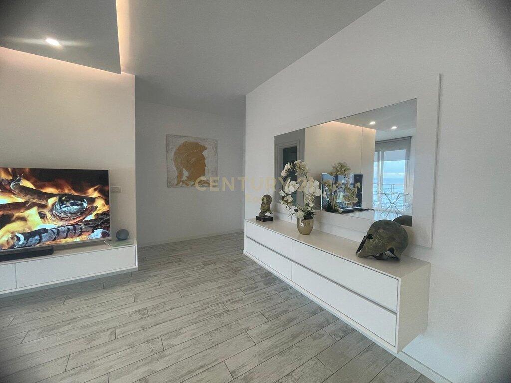 JEPET ME QIRA SUPER APARTAMENT 1+1 ME PAMJE DETI NE CURRILA !