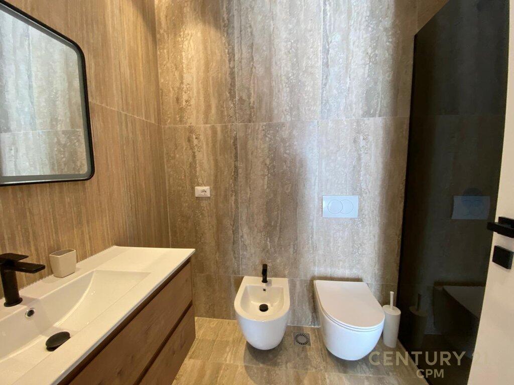 IN THE MUNICIPALITY OF PARIS WE RENT A LUXURY APARTMENT 2+1+2