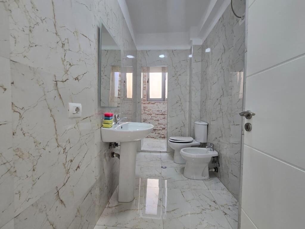 *Zyre  me Qira te Medreseja*