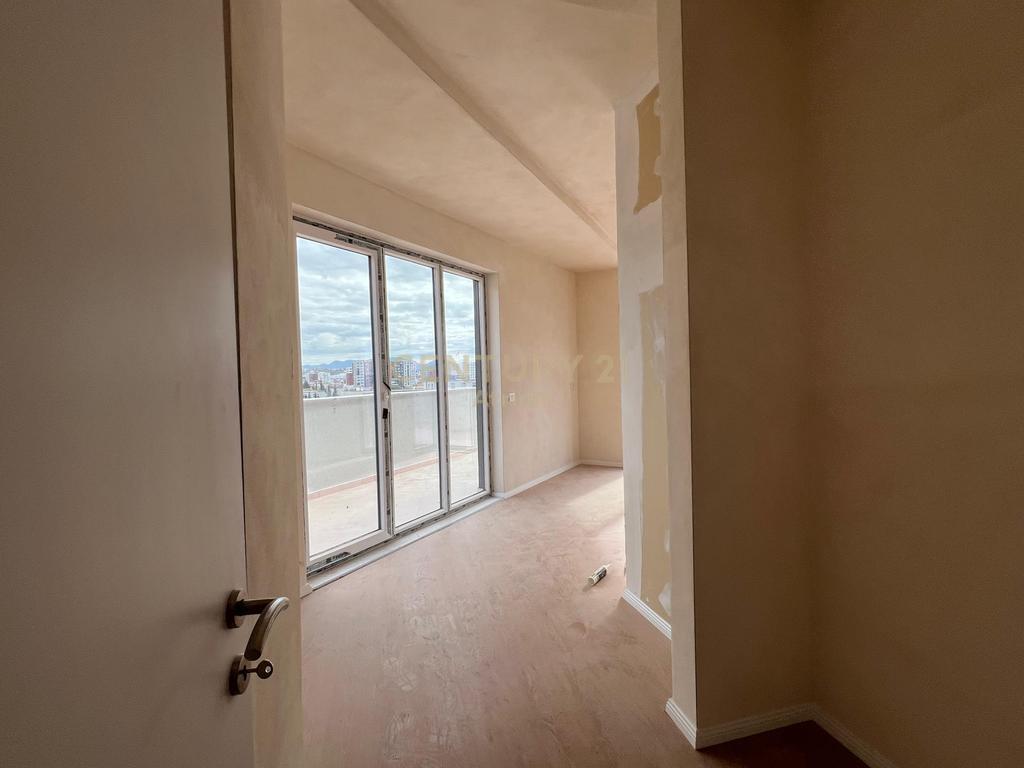 🏡 FOR SALE 2+1 APARTMENT WITH VERANDA – NEAR THE UNITED SCHOOL