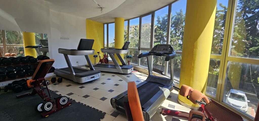 VENDESI AMBIENTE DI 192 M2 POSSIBILITA' DI 3 APPARTAMENTI DI 1+1 L.13 PLAZH