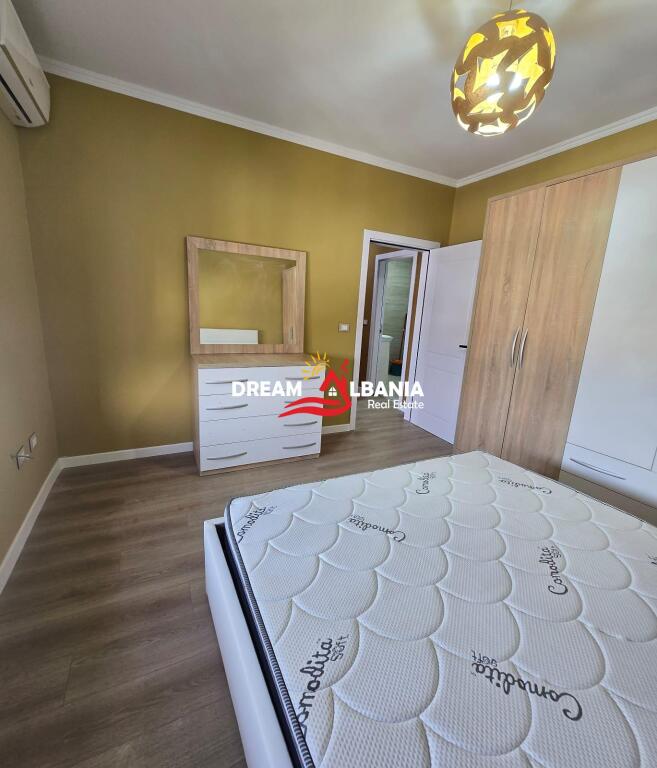 Jepet me qera apartament 2+1 tek Komuna e Parisit, prane Kika 2 (ID 42215428)