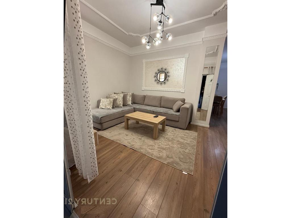 Apartament 1+1 per qira ne nje vile private me hyrje te dedikuar ne zonen e Brrylit.