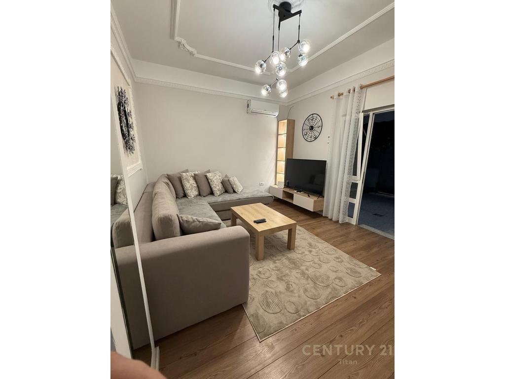 Apartament 1+1 per qira ne nje vile private me hyrje te dedikuar ne zonen e Brrylit. 450 € /Muaj