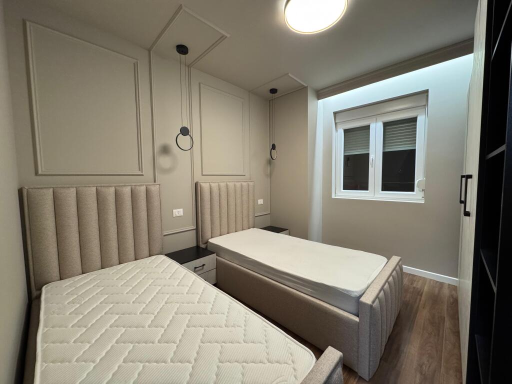 Apartament 2+1+2 per shitje, Prane Rruges se Kosovareve