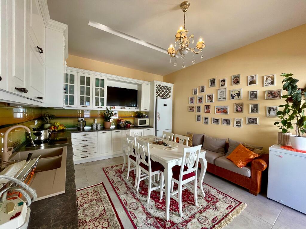 Apartment for Sale near the Kamza turn.