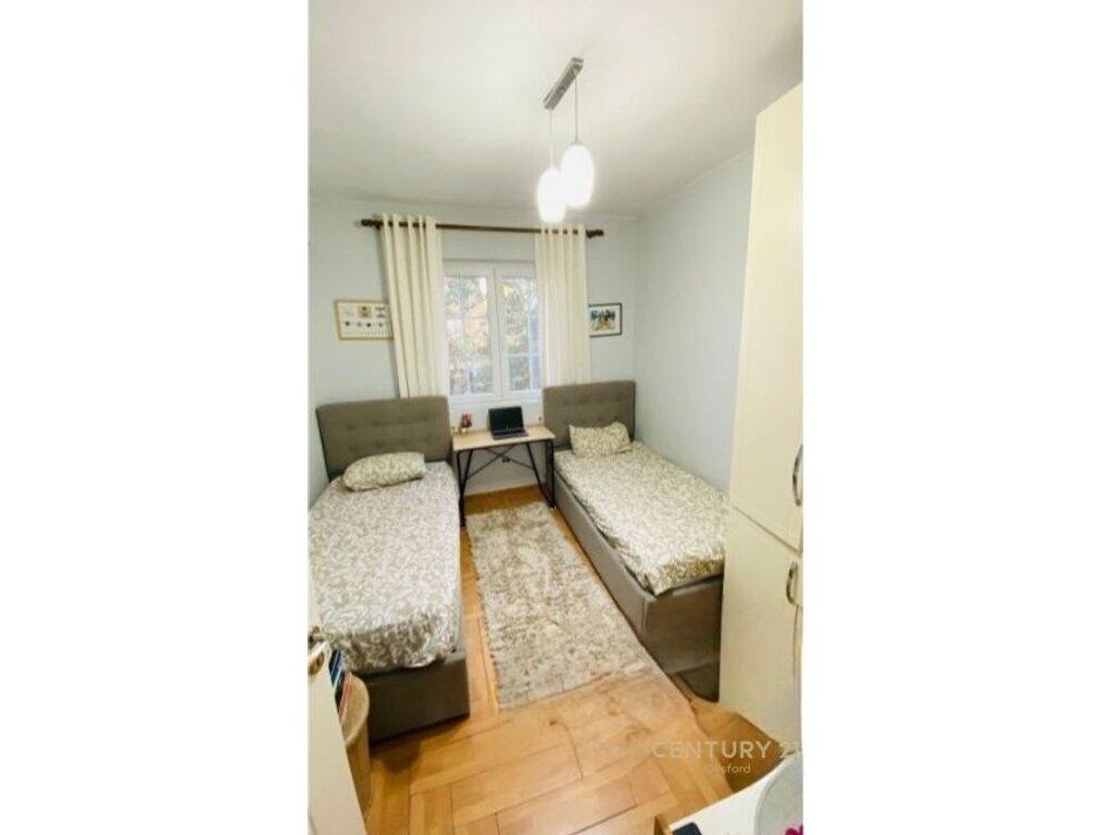 Shitet Apartament 2+1 në zonën e “21 Dhjetorit”, Tiranë!