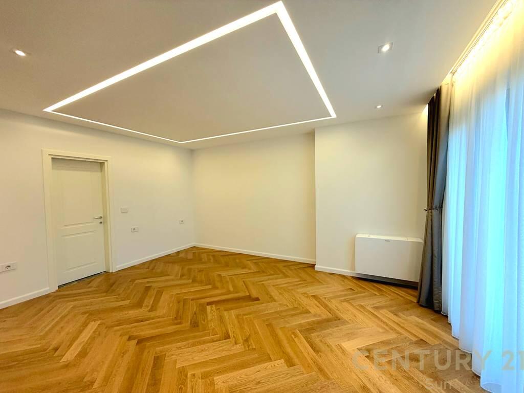 VILLA FOR SALE NEAR TEG 780,000 €