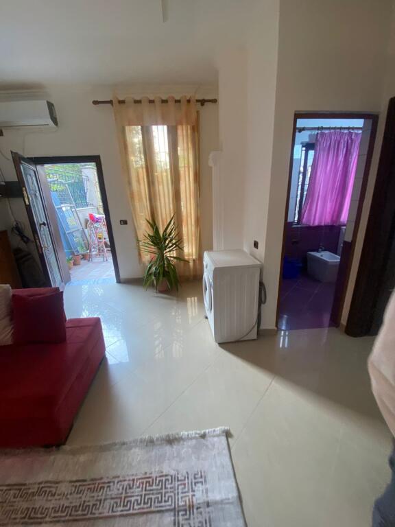 Selite jepet shtepi  2+1 me qera