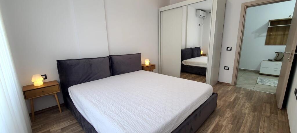 Apartament per qira 1+1+ garazhd