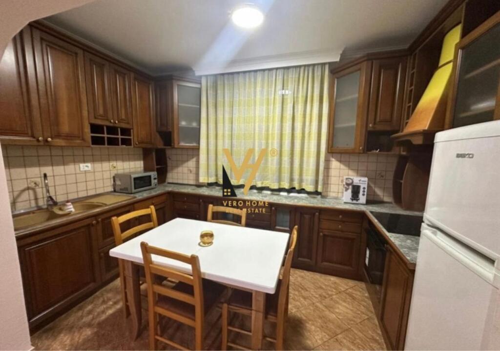 JEPET APARTAMENT 2+1 ME QIRA TE FUSHA E AVIACIONIT 650 EURO