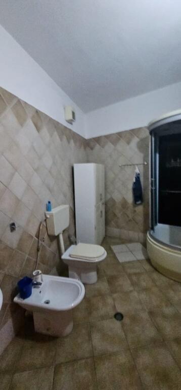 ✨ Jepet me qira apartament modern 2+1 + lavanderi 🏠