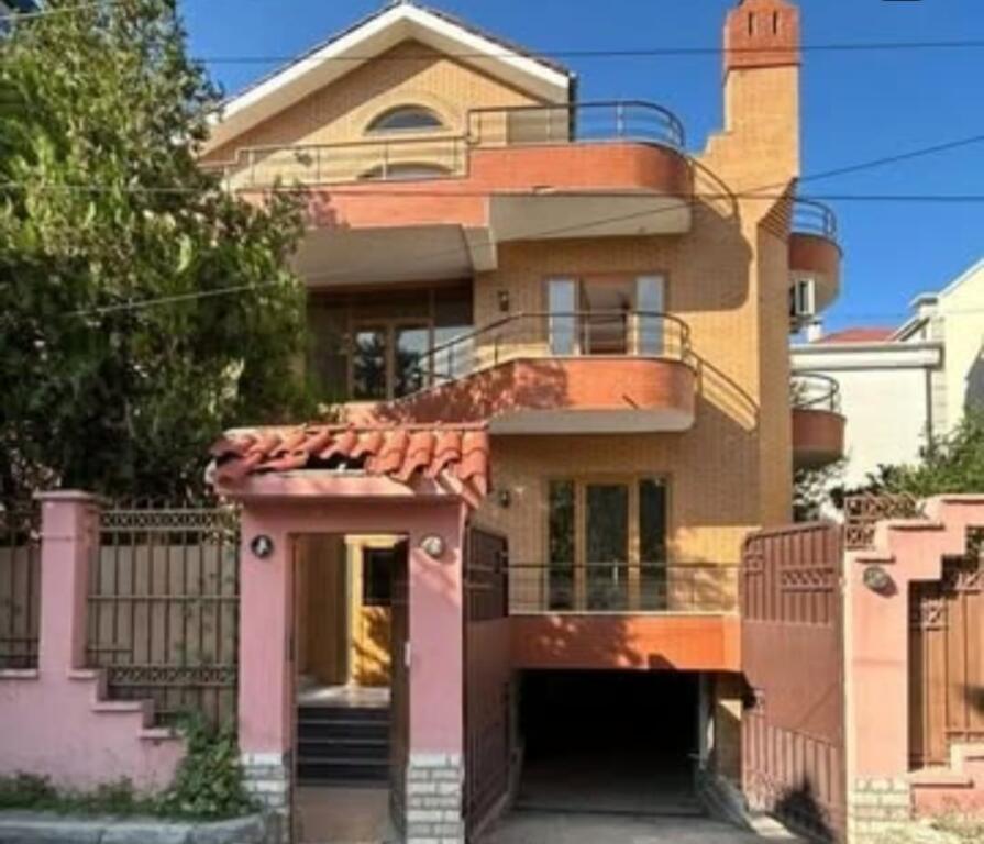 SHITET VILE NE KOMUNEN E PARISIT