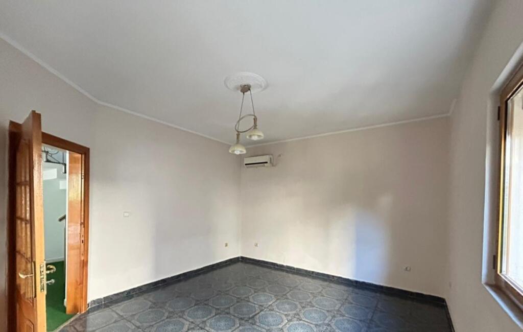 SHITET VILE NE KOMUNEN E PARISIT