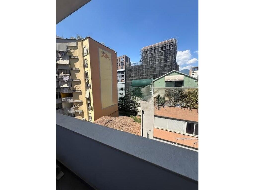 Apartment newly furnished for rent at Pazari Ri. 880 € /Month