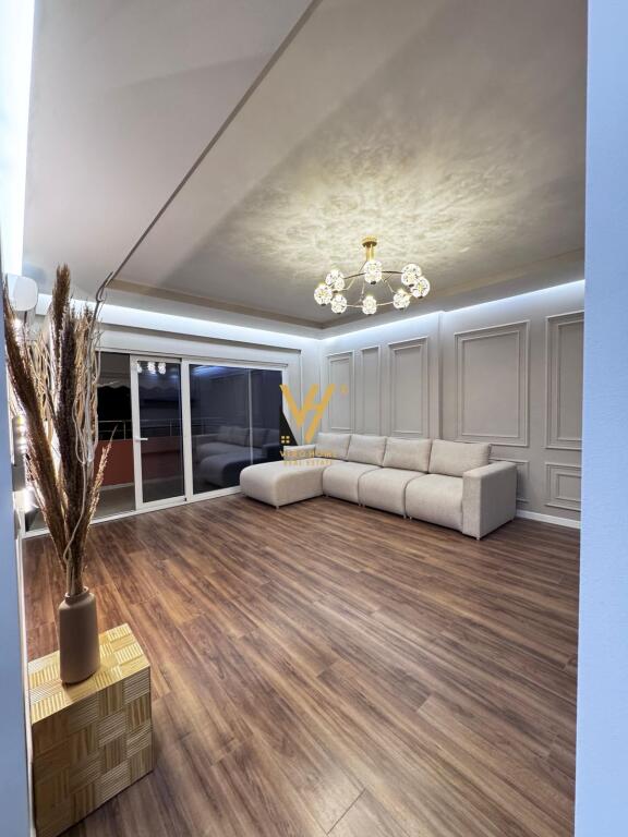 VENDESI APPARTAMENTO 2+1+2 ALLA KOMUNA E PARISIT 285.000 EURO