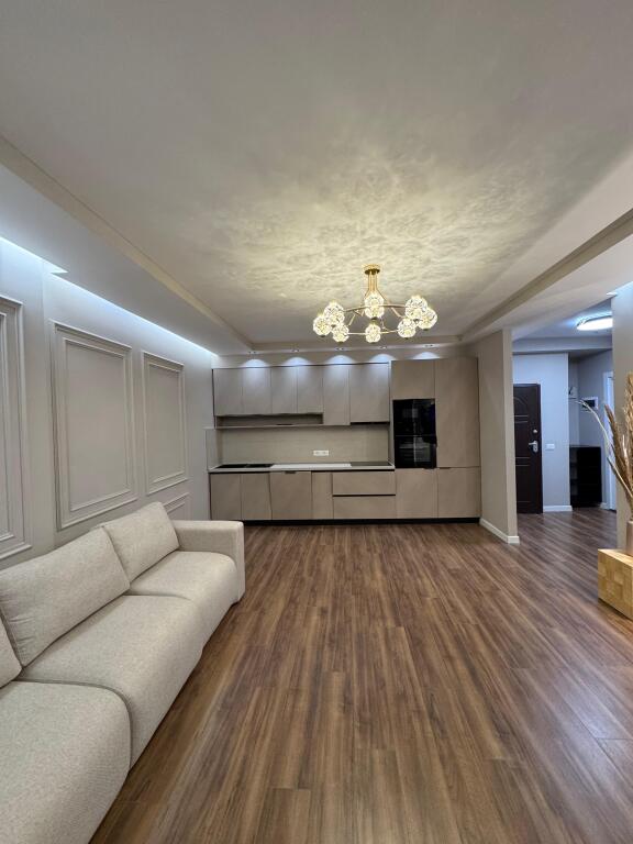 Apartament 2+1+2 per shitje, Prane Rruges se Kosovareve