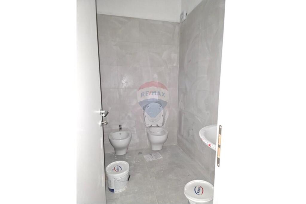 Jepet 2+1 me qira te Liqeni Thate