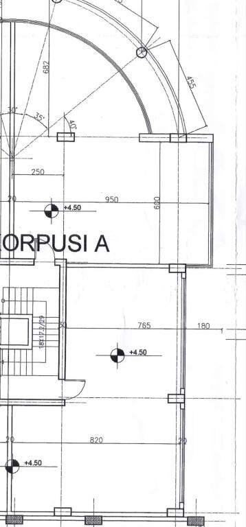 VENDESI AMBIENTE DI 192 M2 POSSIBILITA' DI 3 APPARTAMENTI DI 1+1 L.13 PLAZH