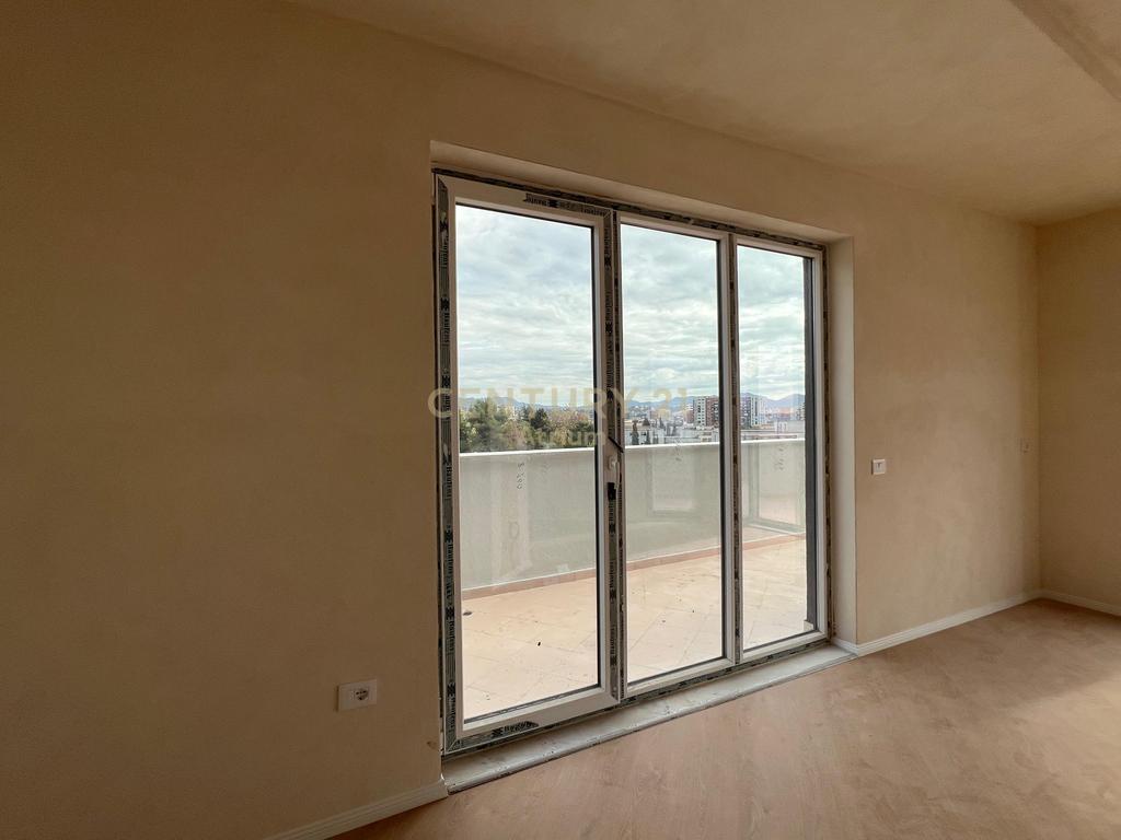 🏡 FOR SALE 2+1 APARTMENT WITH VERANDA – NEAR THE UNITED SCHOOL