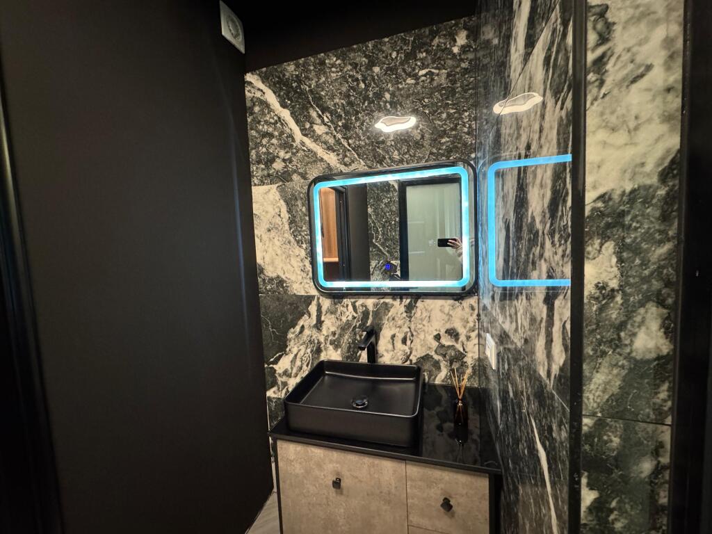 Apartament 2+1+2 per shitje, Prane Rruges se Kosovareve