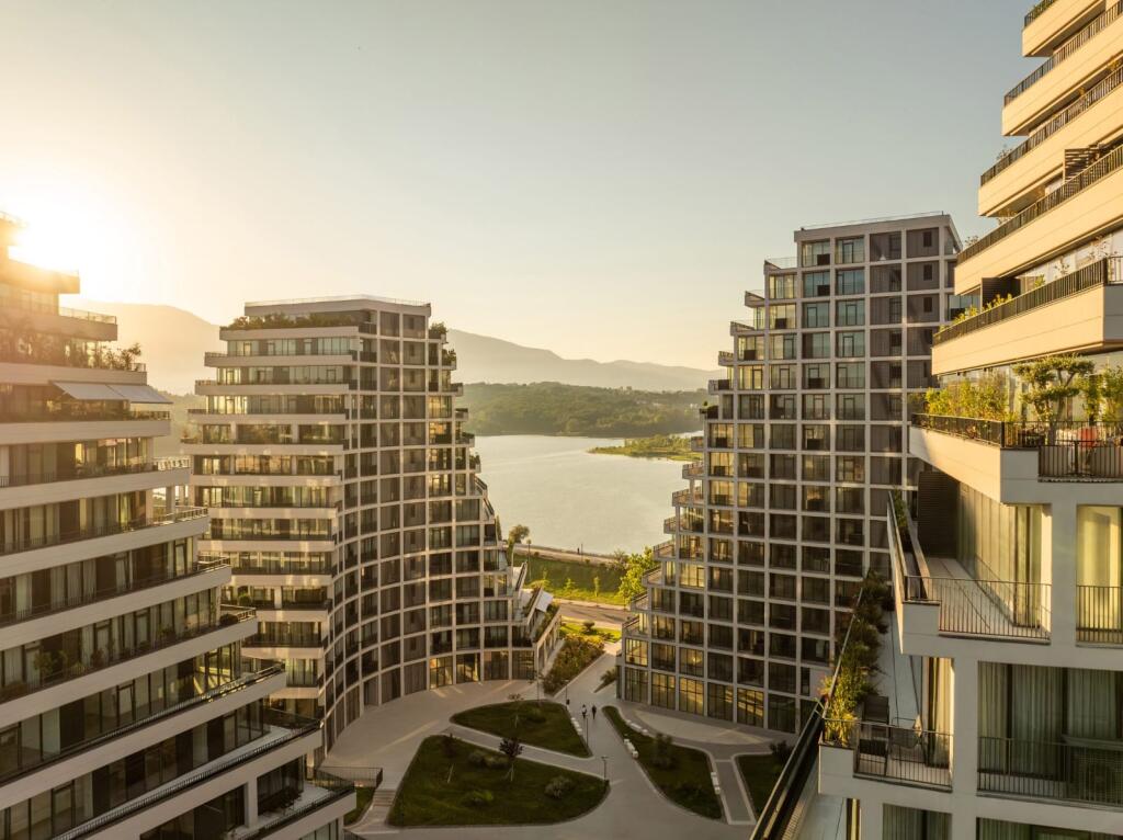 🏙️ UNIQUE APARTMENT 3+1+2 with PARKING SPACE &amp; FANTASTIC VIEW of the ARTIFICIAL LAKE 🌅✨