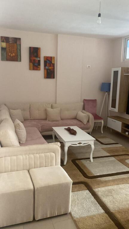 Appartamento 2+1 dietro Casa Italia, pronto per abitare.