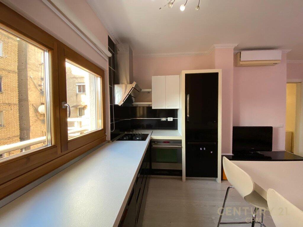 🏠 SHITET APARTAMENT 1+1+DEPO – ALI DEMI, BUZË RRUGËS KRYESORE