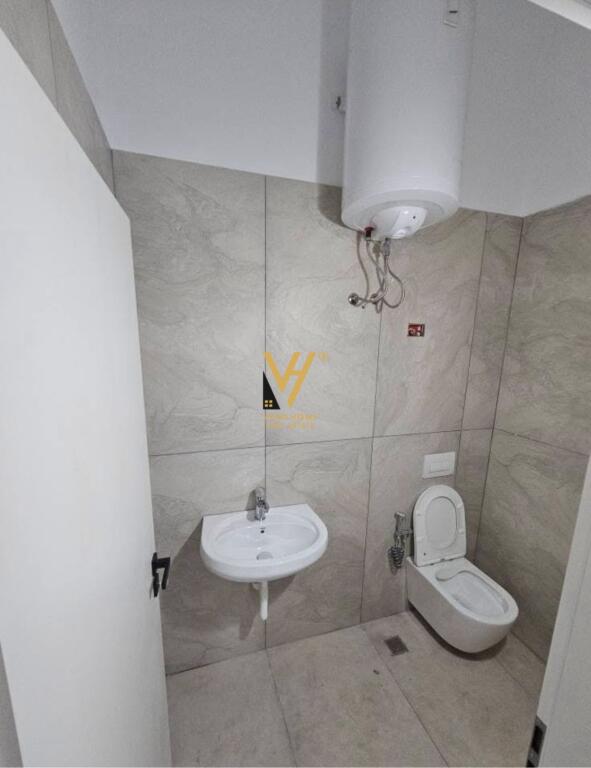 BUSINESS PREMISES 60 M2 FOR RENT IN DON BOSKO 50,000 LEKE