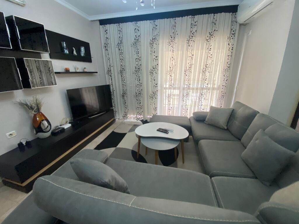 In affitto 2+2 arredato ascensore campo aviazione 699 eu