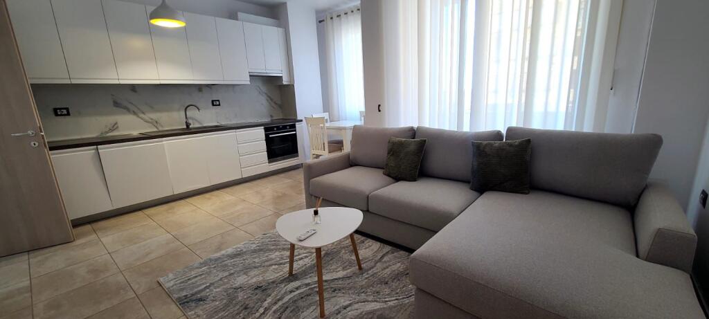 Apartament per qira 1+1+ garazhd