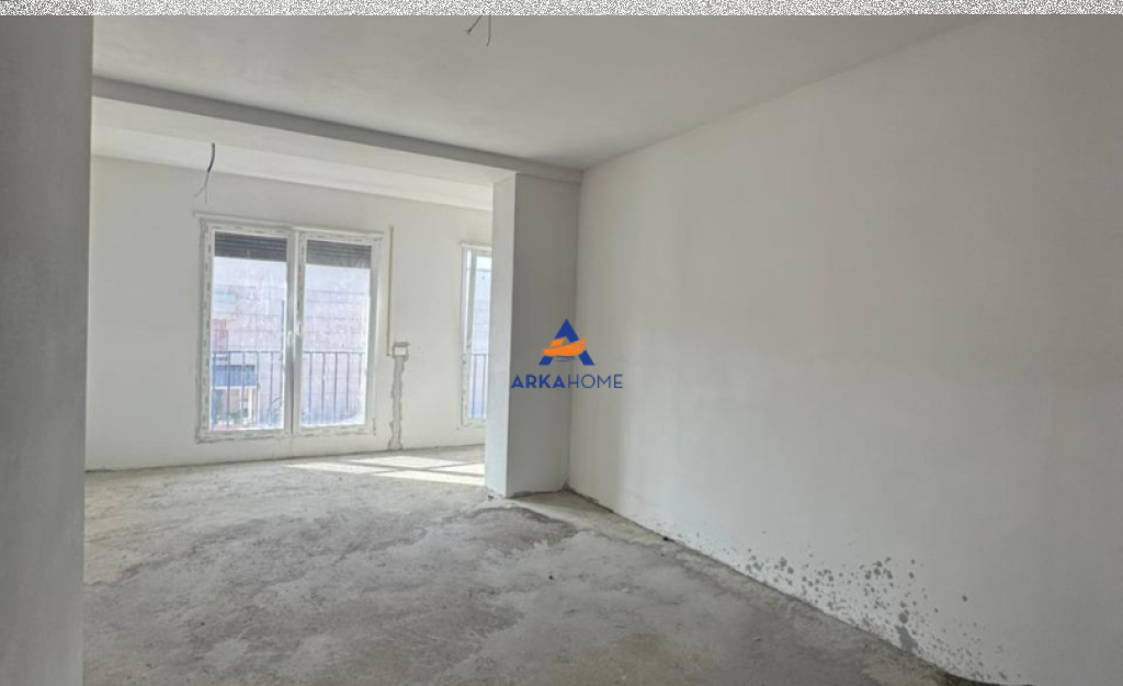 SHITET APARTAMENT 2+1+VERAND+TARRACË “KOMPLEKSI VIND,ALI DEMI” 270.000 EURO