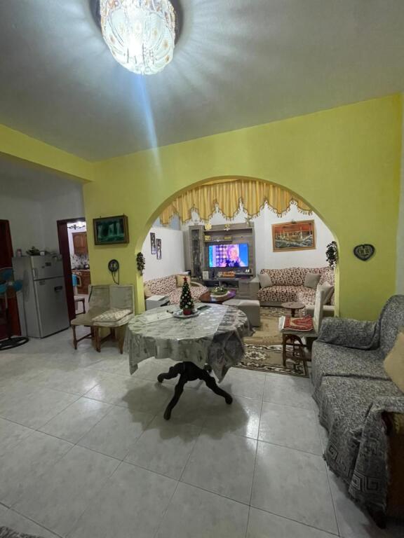 OCCASIONE VENDESI APPARTAMENTO 2+1 VICINO BLUESTAR  CENTRO DURRËS