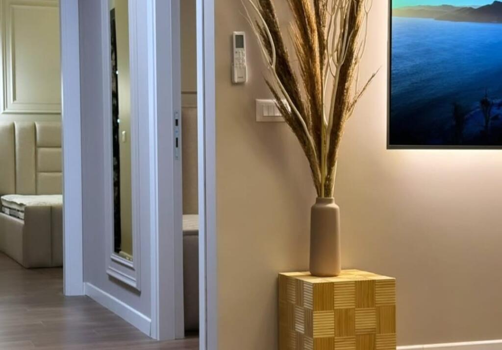 Prane Rruges se Kosovareve - Shesim super apartament 2+1+2