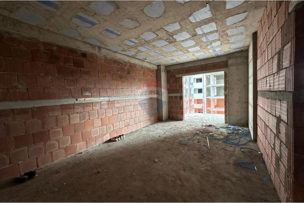 APARTAMENT 2+1 PER SHITJE TEK FUSHA AVIACIONIT