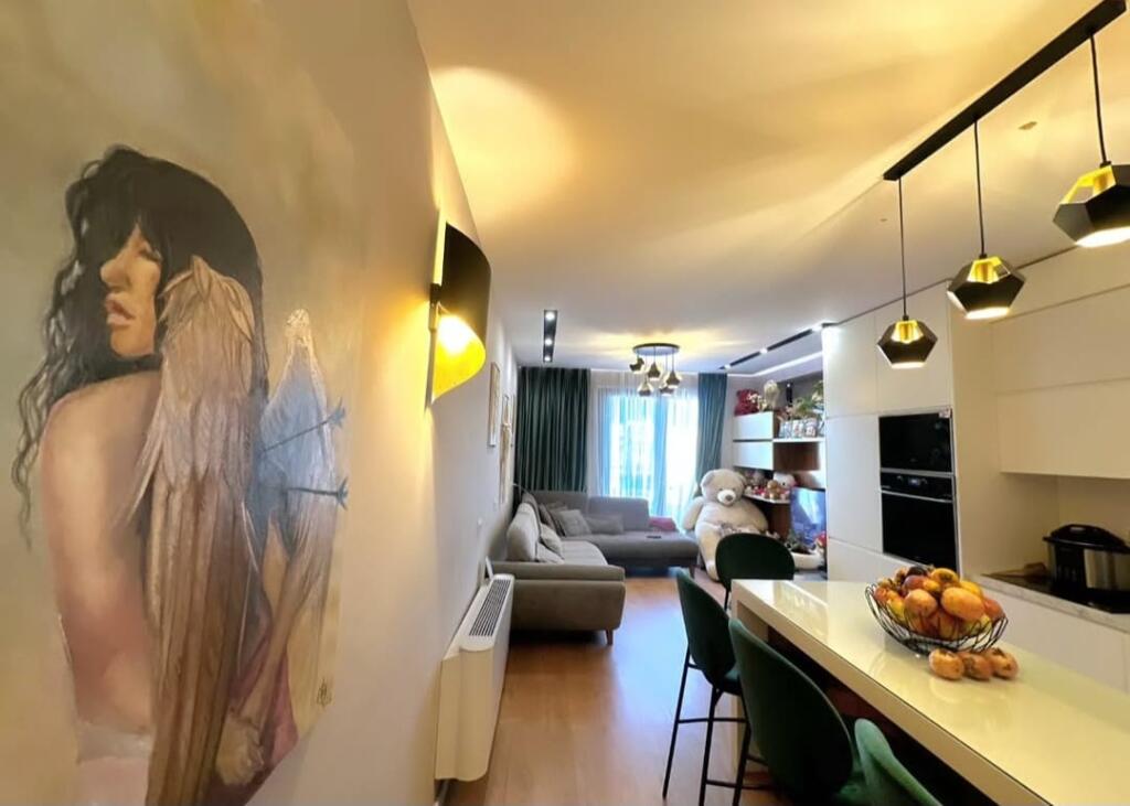 Opposite Delijorgii Kavaja Street Selling super apartment with garage 3+1+2