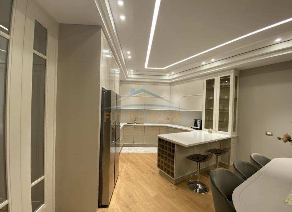 Shitet Apartament Luxury 3+1+2, Fusha e Aviacionit ,Tirane