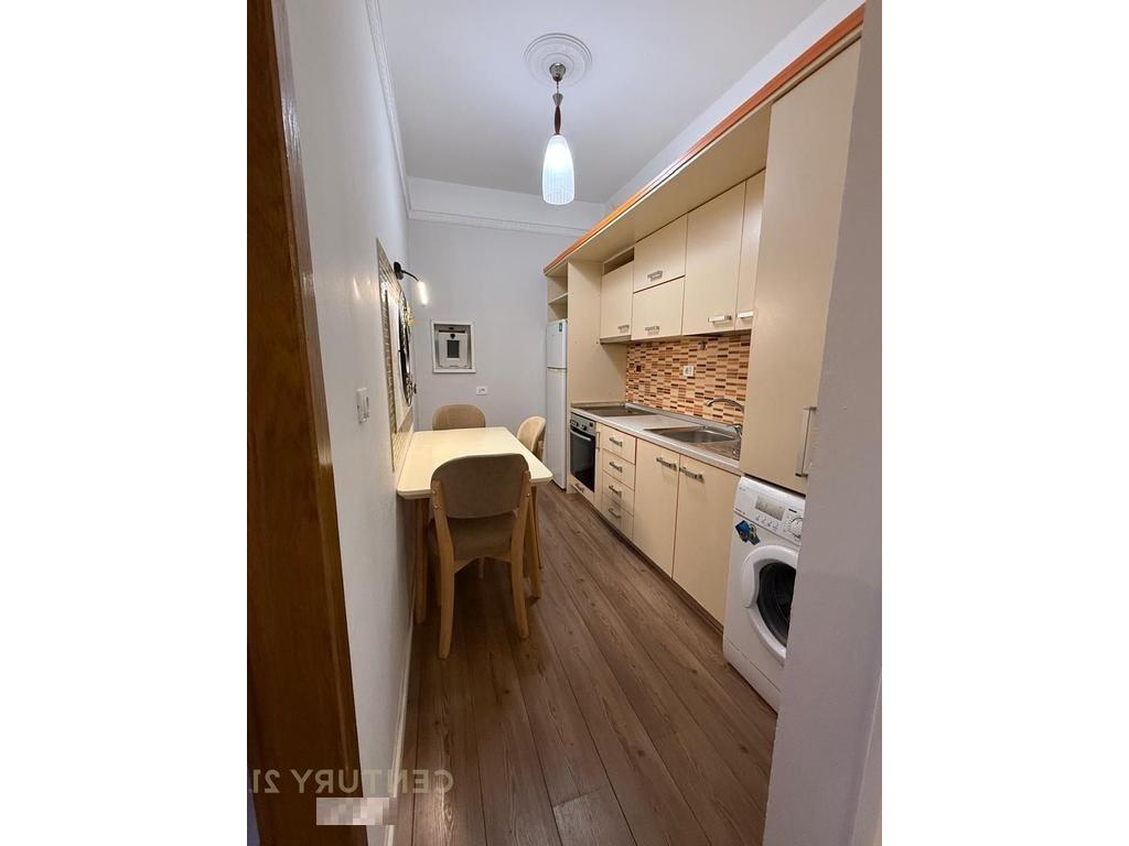 Apartament 1+1 per qira ne nje vile private me hyrje te dedikuar ne zonen e Brrylit.