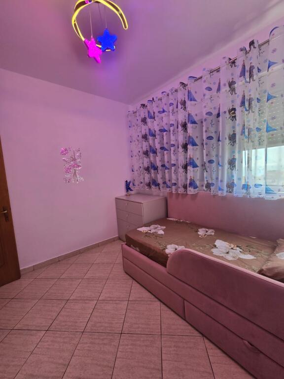 APARTAMENT ME PAMJE NGA DETI 2+1+2 ME QERA SHKEMBI KAVAJES