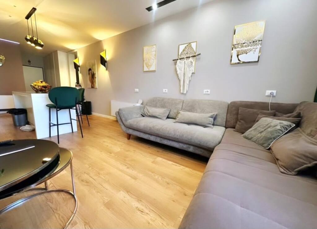 Opposite Delijorgii Kavaja Street Selling super apartment with garage 3+1+2